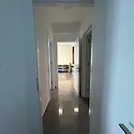 Long Apartment *