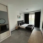 Long Apartment *
