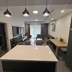 Apartment Long *