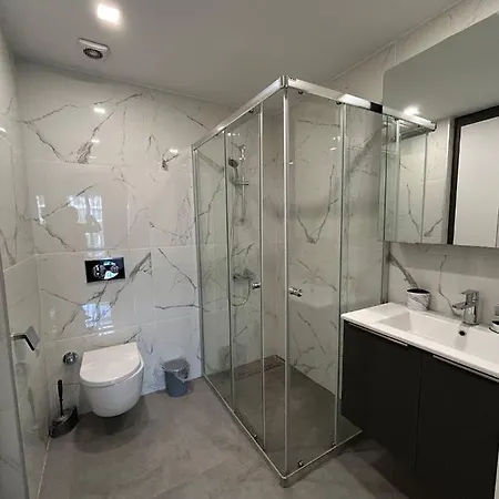 Apartment Long